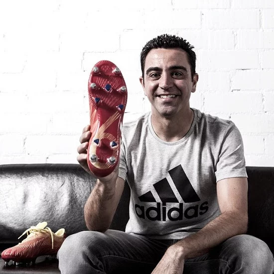 Xavi Predator Soloporteros 01.webp